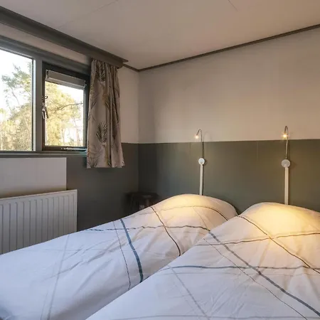 2 Bedroom Beautiful In * Well (Limburg)