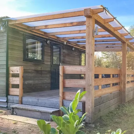 2 Bedroom Beautiful In Σπίτι διακοπών *