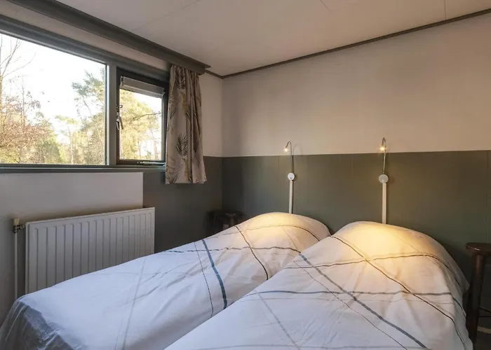 2 Bedroom Beautiful In * Well (Limburg)